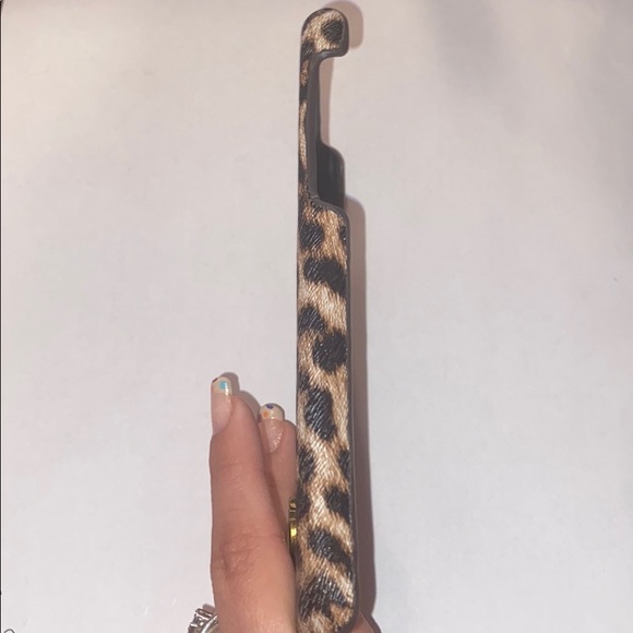 ❌SOLD ❌iPhone 11 Case-Cheetah - Picture 3 of 5